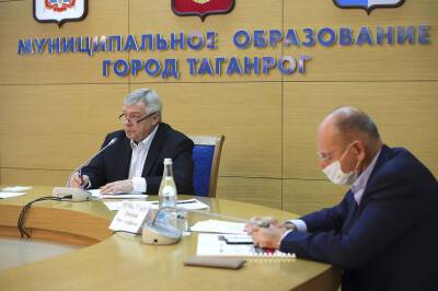 Василий Голубев обсудил будущее обновление всех значимых объектов Таганрога