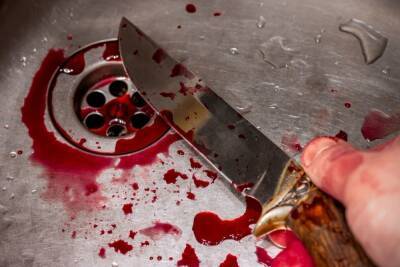 В Апатитах мужчина выпил и ударил жену ножом
