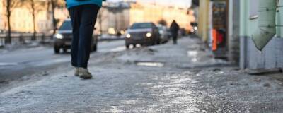 В Петербурге во вторник произошло 500 ДТП. Синоптики предупреждали о гололеде