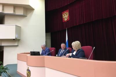 Саратовский губернатор посоветовал не перемешивать кислое с пресным и все на уши навешивать