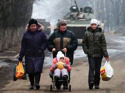 Киев начал эвакуацию населения с подконтрольных территорий Донбасса