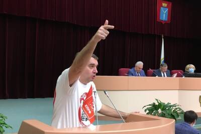 Губернатор Саратовской области пошутил про крепкий сон члена КПРФ