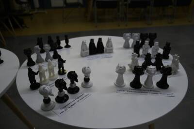 В тверском «Кванториуме» наградили создателей фигур для «медвежьих шахмат»