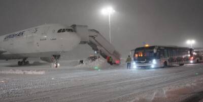 Украинцев, которые застряли в аэропорту Стамбула из-за снегопада, разместили в гостиницах - МИД