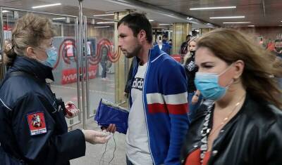 Контролеры масок в московском метро стали ловить преступников