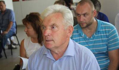 Врачи в Курске призвали наказать депутата, который предлагал лечить ковид самогоном