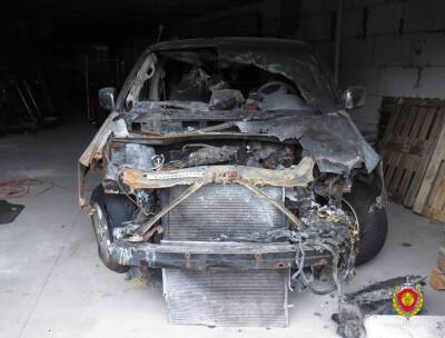 После ремонта в автомастерской автомобиль загорелся. Причину устанавливали судебные эксперты-пожаротехники
