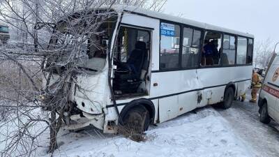 В Петербурге маршрутка столкнулась с фурой: пострадали 15 человек