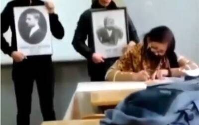 Педагог бакинской школы наказан за неподобающее поведение учеников на уроке