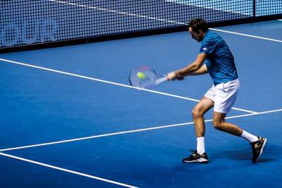 Даниил Медведев одолел Феликса Оже-Альясимма в четвертьфинале Australian open
