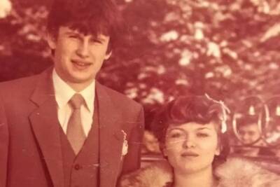 Дрозденко опубликовал архивные фотографии с женой в годовщину свадьбы