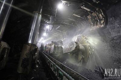 Из кузбасской шахты эвакуировались около 90 горняков