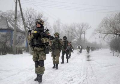 Украинские каратели избили жителя поселка в Донбассе