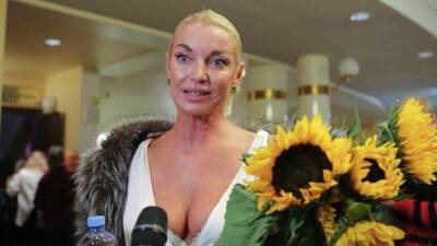 Волочкова устроила скандал из-за цветов на шоу «Пусть говорят»