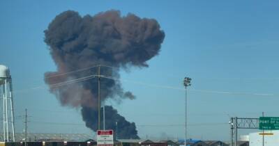 В Луизиане взорвался химический завод, ранены минимум три человека (видео)