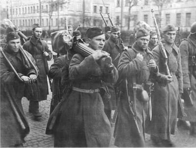 Обороне Ленинграда посвящается