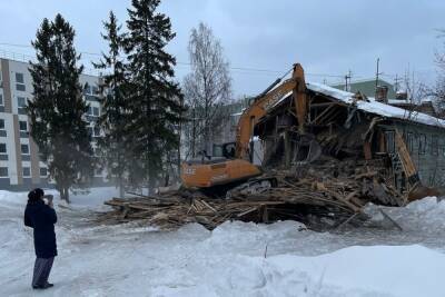 Три аварийных дома сносят на улице Белинского в Петрозаводске