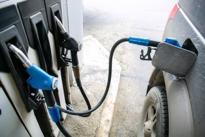 Средняя цена бензина в Свердловской области превысила 50 рублей за литр