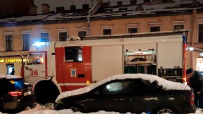 В Петербурге ночной пожар в двухэтажном здании унес жизнь ребенка
