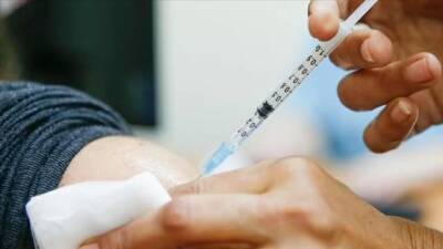 Хотел стать популярным: украинец вакцинировался против коронавируса 27 раз