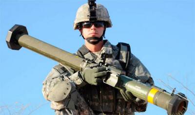 Для уничтожения нападающих и вражеских укреплений: Что за гранатометы-огнеметы SMAW-D получила Украина от США