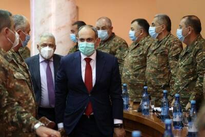 Пандемия омрачила День армянской армии: премьер и генералы самоизолировались