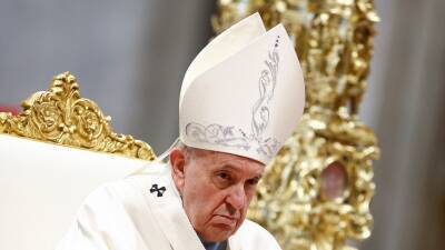 Папа Франциск призвал родителей поддержать детей, относящих себя к геям и лесбиянкам