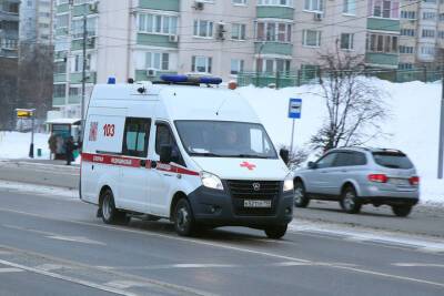 В Москве на малыша упала крышка дивана, он госпитализирован