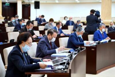 Официальные данные по уровню бедности в Казахстане сильно занижены — депутат