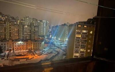 В Киеве женщину с сыном спасли от прыжка из окна