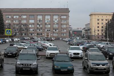 В центре Челябинска в тестовом режиме запускают три платных парковки