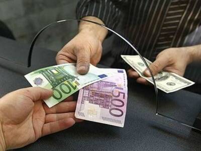 Стоп, валюта: «Национальная служба новостей» выяснила, почему Центробанк перестал покупать валюту