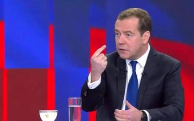 Медведев дал прогноз по последствиям запрета доллара в России