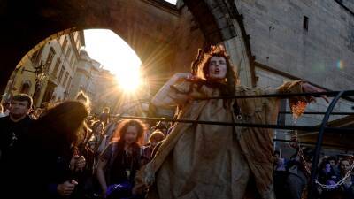 В Каталонии решили помиловать казнённых за колдовство женщин
