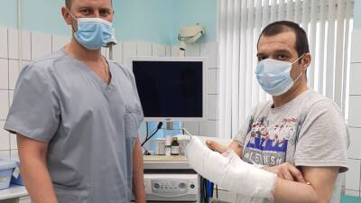 В Губкинском врачи пришили мужчине оторванную кисть руки