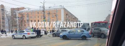 ДТП на площади Победы в Рязани обошлось без пострадавших