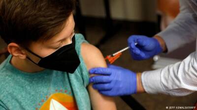 В Новосибирской области не будут вводить обязательную вакцинацию школьников от COVID-19