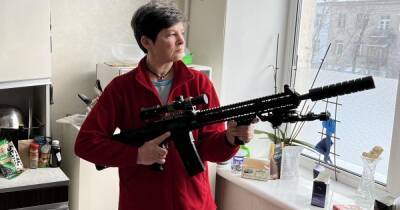 52-летняя киевлянка купила винтовку для защиты города от Путина, - The Times