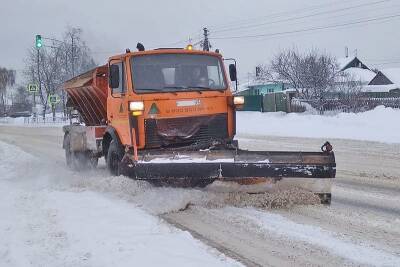 Губернатор дополнительно привлек 30 единиц техники для ликвидации снежного коллапса в Смоленске