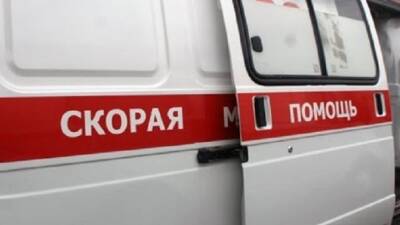 В Петербурге водитель сбил женщину с ребенком