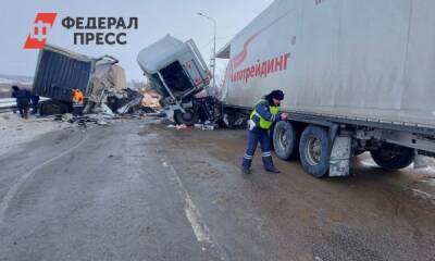 На Среднем Урале грузовик с какао убил шофера фуры с гайками