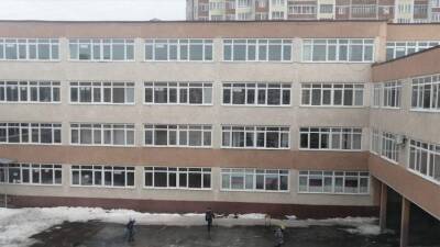 В Томске ребенок попал в больницу после падения из окна школы