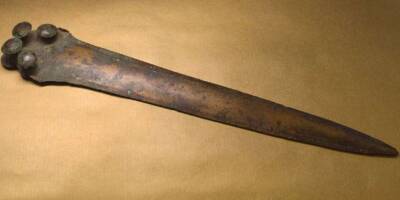 В Словакии найден меч бронзового века с заклепками (Фото)