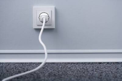 Десятая часть расходов на электричество: всегда вытаскивайте зарядное устройство из розетки