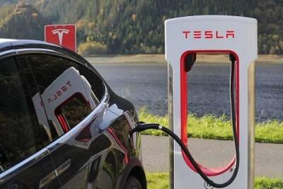 Tesla не планирует выпускать дешёвый электрокар