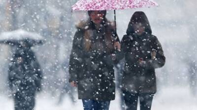 Сильный ветер и налипание мокрого снега: украинцев предупредили о непогоде