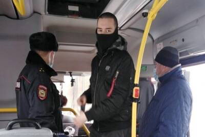 В Рязани составили протокол на нарушителя масочного режима в транспорте