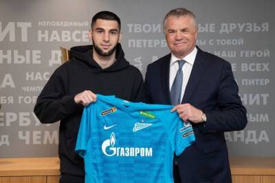 Официально: Адамов стал игроком "Зенита"