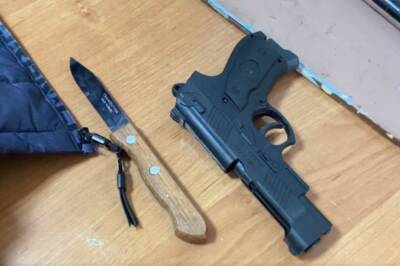 В школе на Ставрополье задержали подростка с ножом и муляжом пистолета