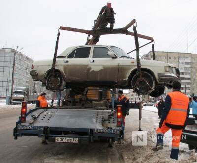 Мешающие уборке снега машины эвакуируют в Сормовском районе